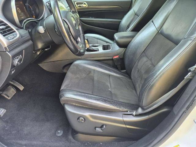 Used 2020 Jeep Grand Cherokee Altitude AWD/4WD image 13