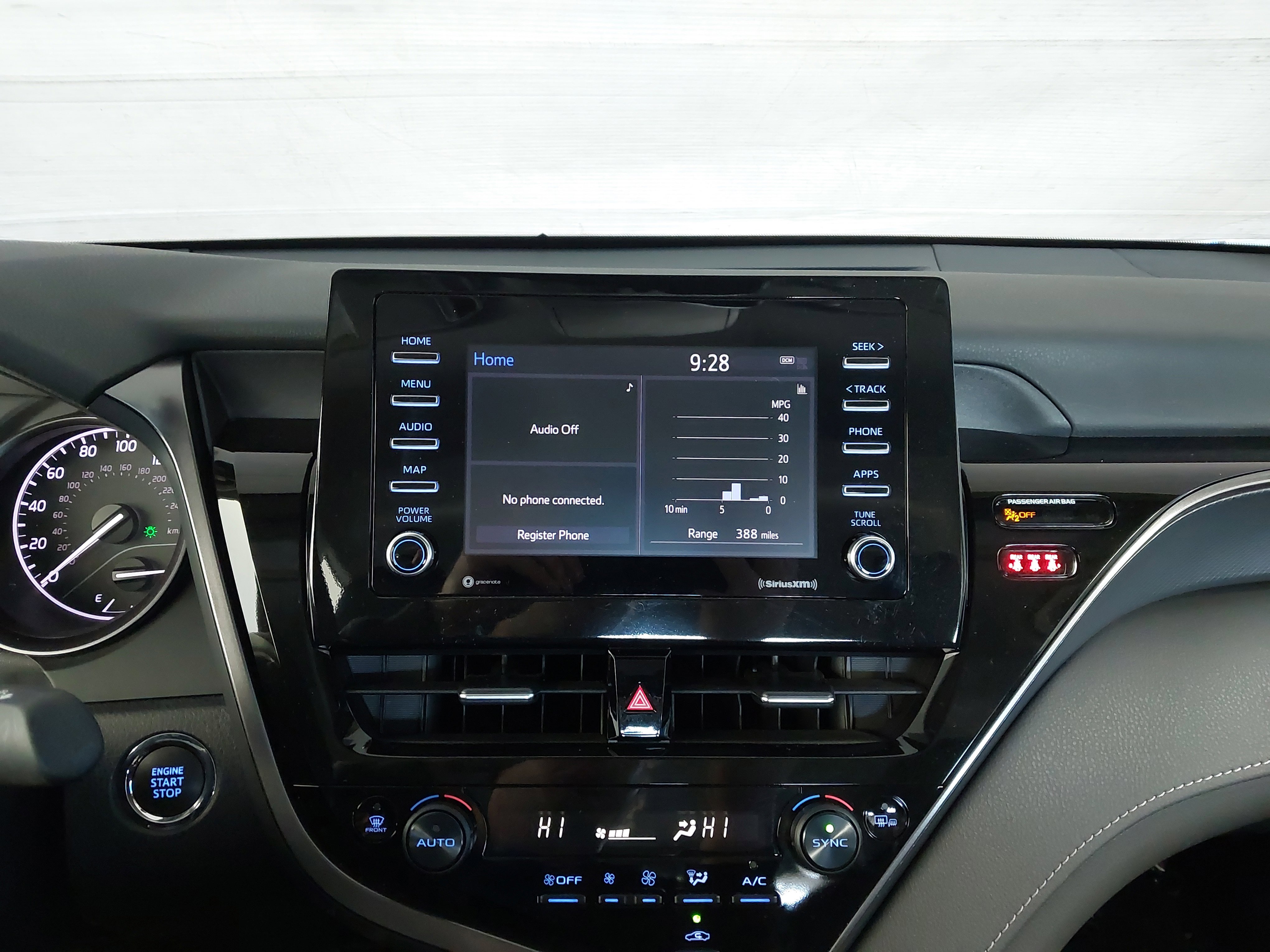 Used 2024 Toyota Camry SE image 21