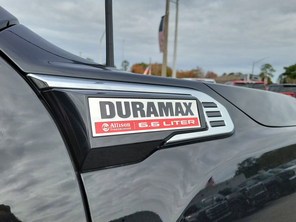 New 2025 GMC Sierra 3500 SLT w/ SLT Convenience Package image 8