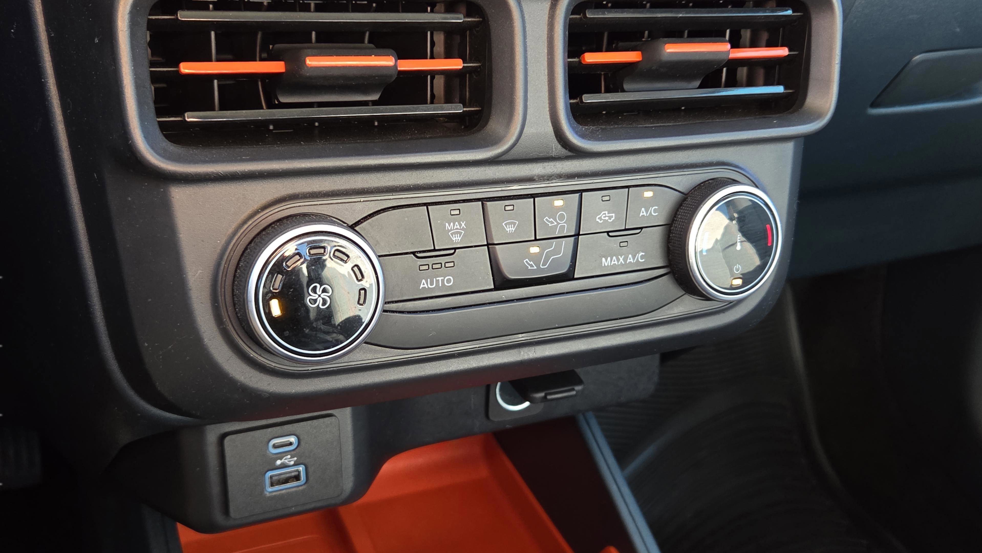 Certified 2024 Ford Maverick XLT image 27