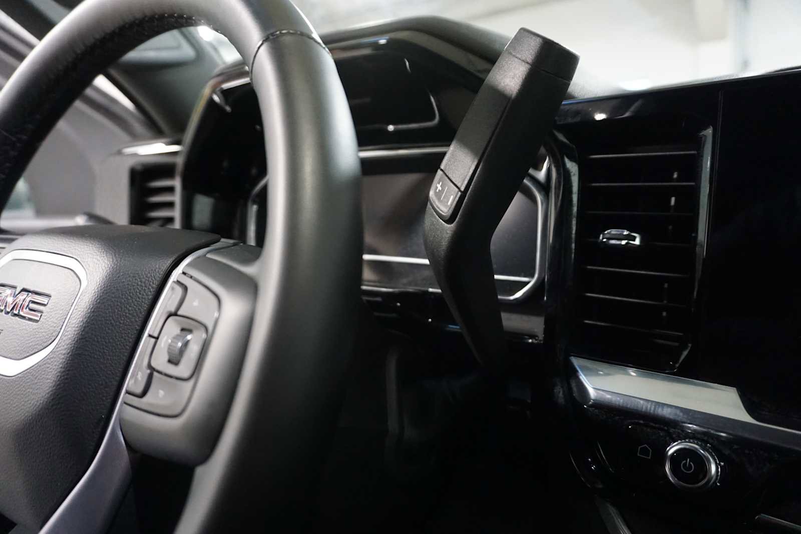 Certified 2025 GMC Sierra 1500 SLT image 23