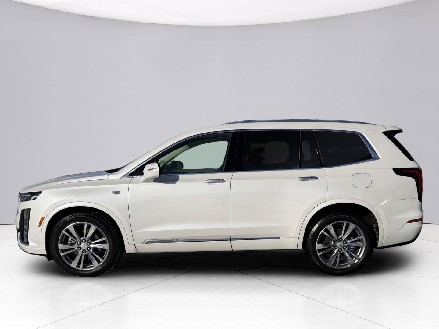 Certified 2025 Cadillac XT6 Premium Luxury w/ LPO, Floor Liner Package image 6