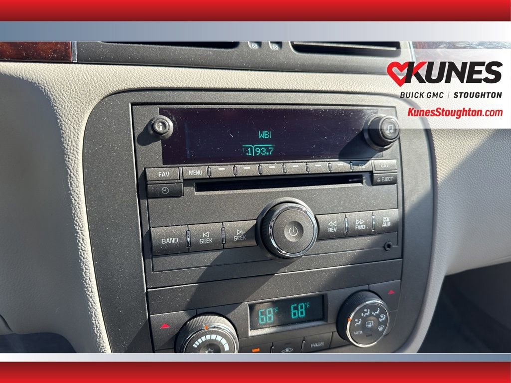 Used 2011 Buick Lucerne CXL image 30