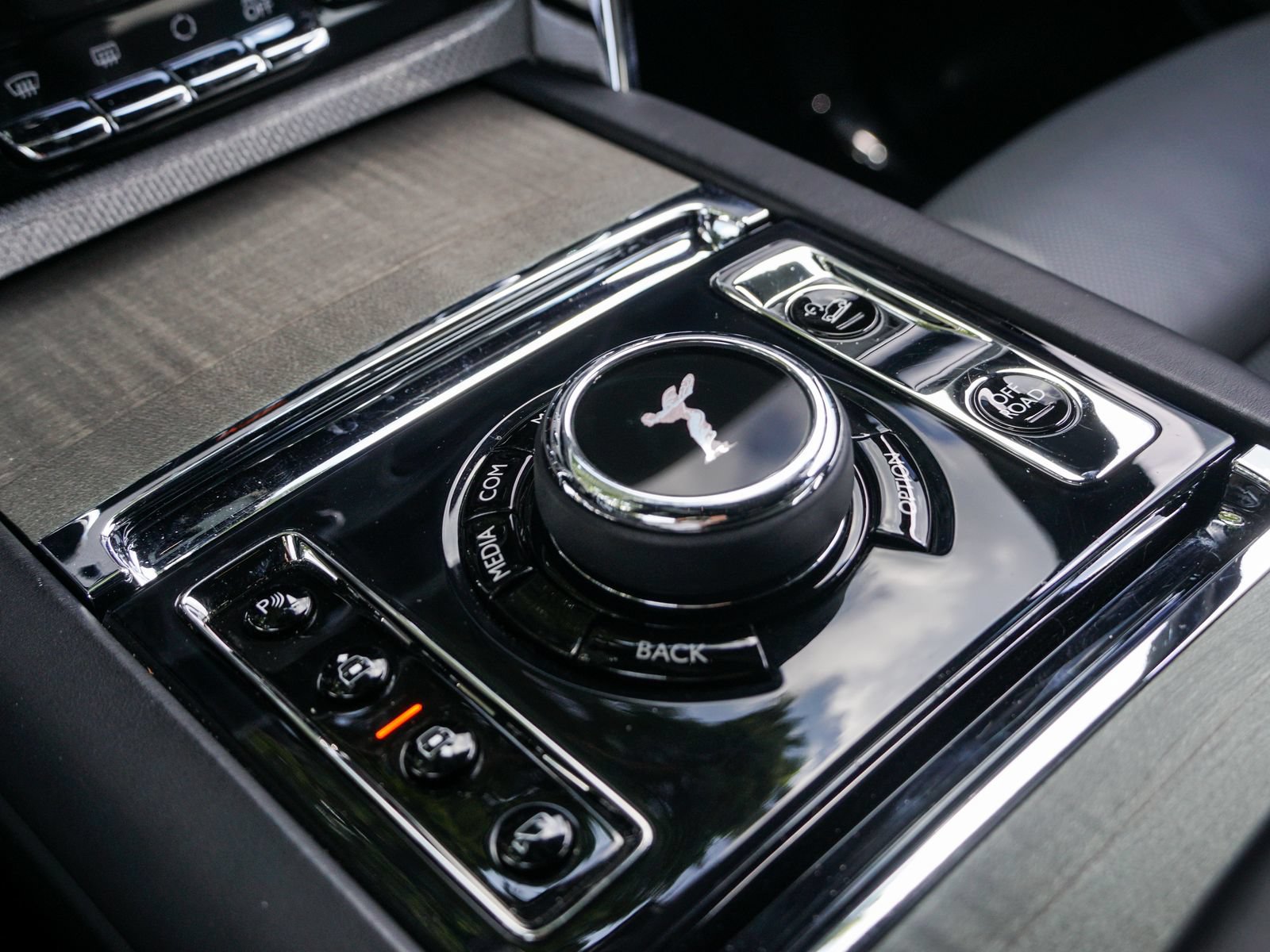 Certified 2024 Rolls-Royce Cullinan AWD/4WD image 14