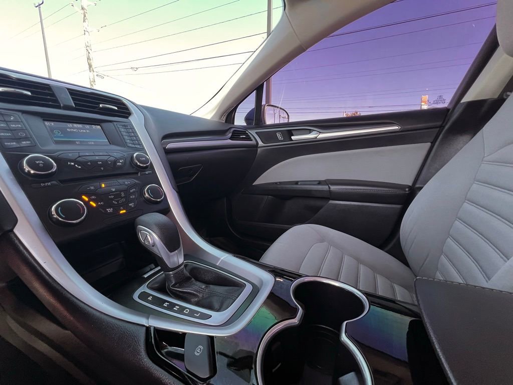 Used 2014 Ford Fusion S image 39