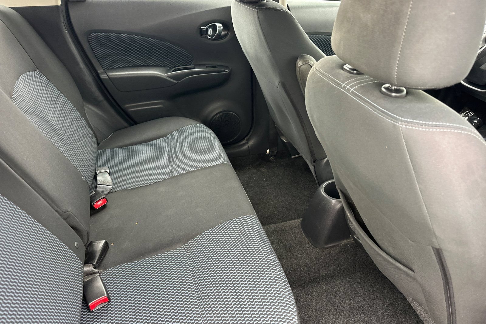Used 2018 Nissan Versa Note SV FWD image 17