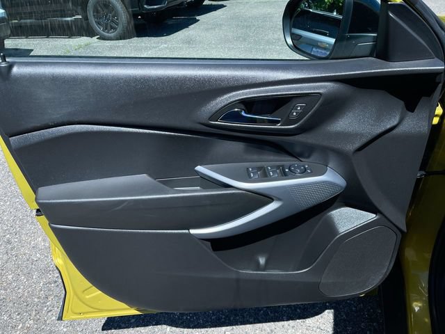 Used 2025 Chevrolet Trax RS FWD image 20