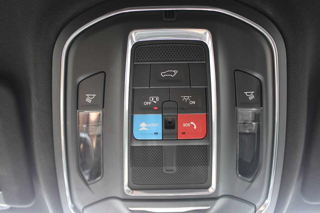 Used 2024 Jeep Grand Cherokee Altitude AWD/4WD image 57