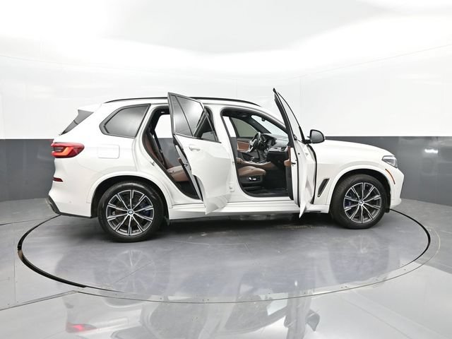 Used 2020 BMW X5 M50i w/ Premium Package AWD/4WD image 35