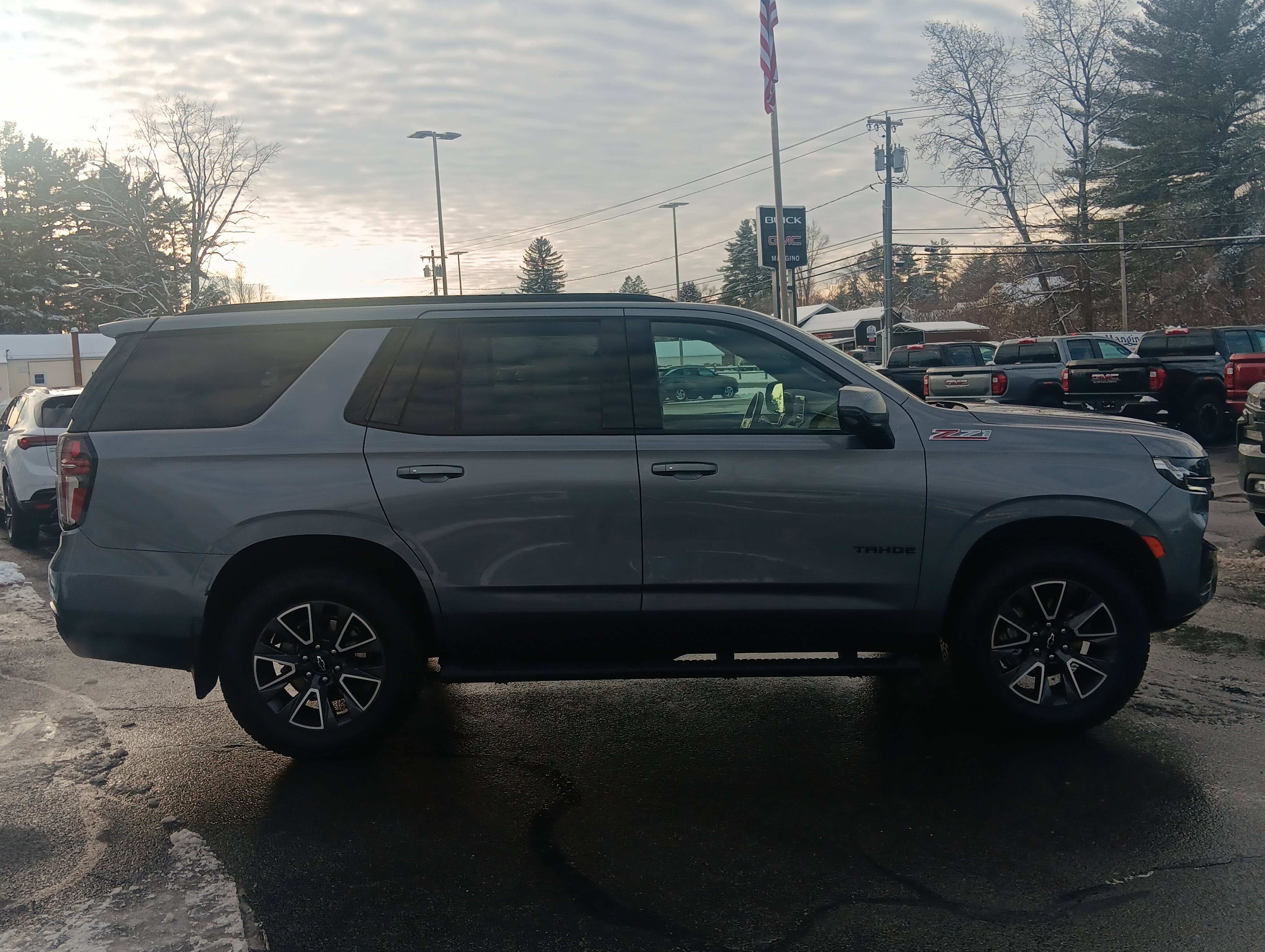 Certified 2022 Chevrolet Tahoe Z71 w/ Luxury Package image 8