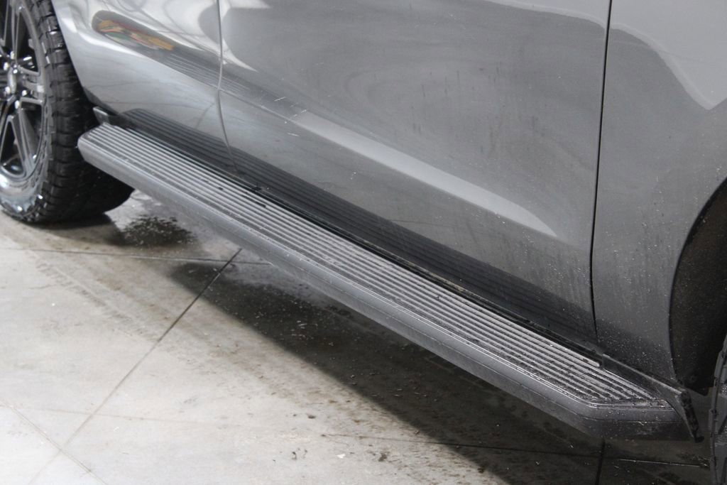 Used 2021 Ford Expedition XLT image 13