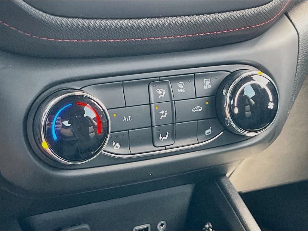 Used 2023 Chevrolet TrailBlazer RS FWD image 15