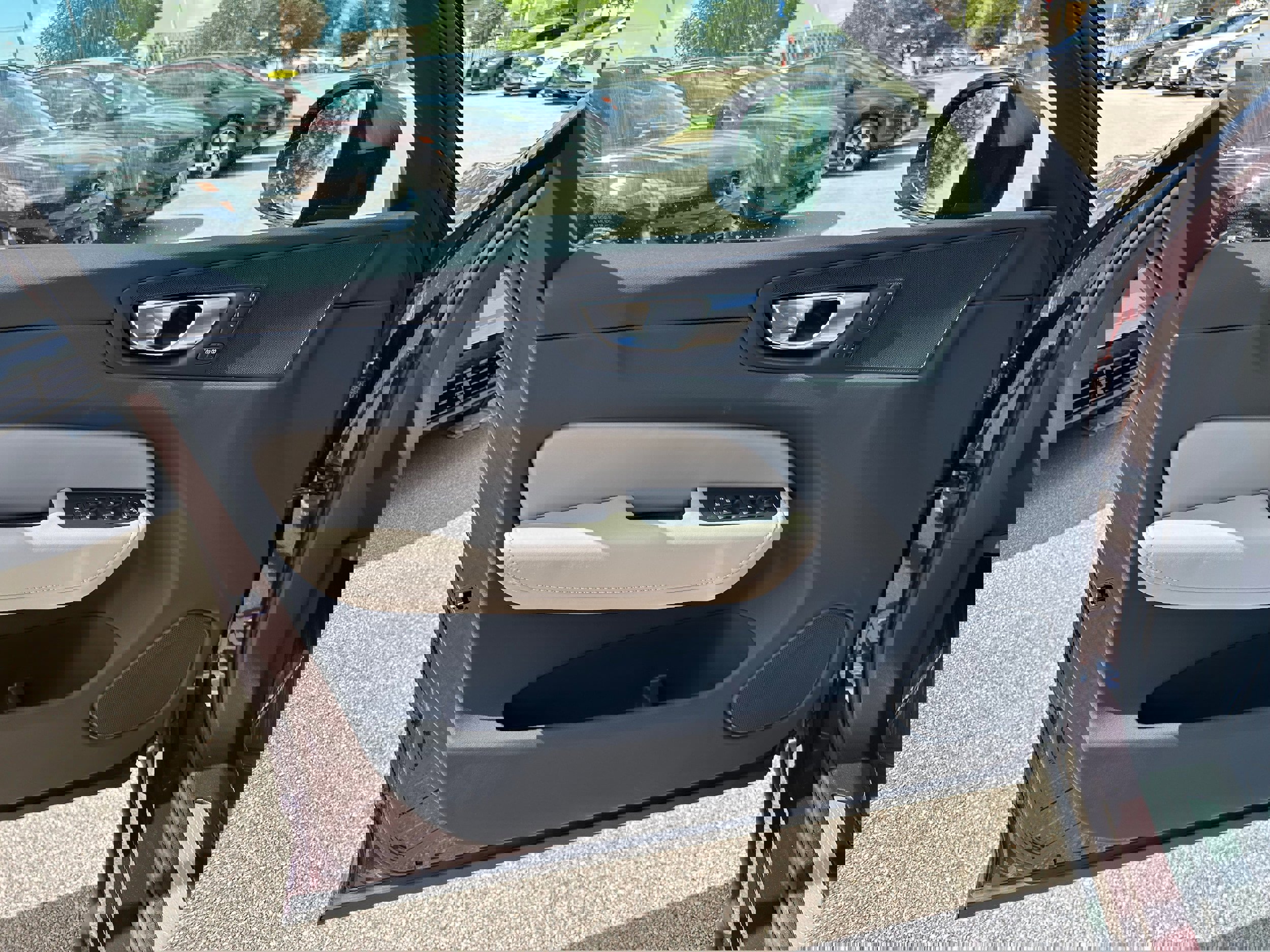 New 2026 Volvo XC60 B5 Core w/ Climate Package image 16