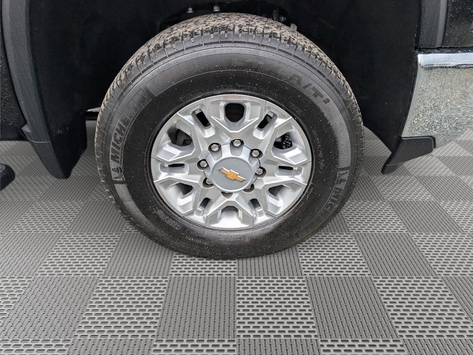 Used 2025 Chevrolet Silverado 3500 LT w/ Safety Package AWD/4WD image 9
