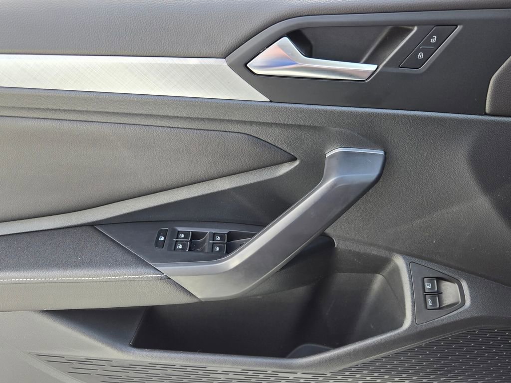 Used 2023 Volkswagen Jetta SE image 26