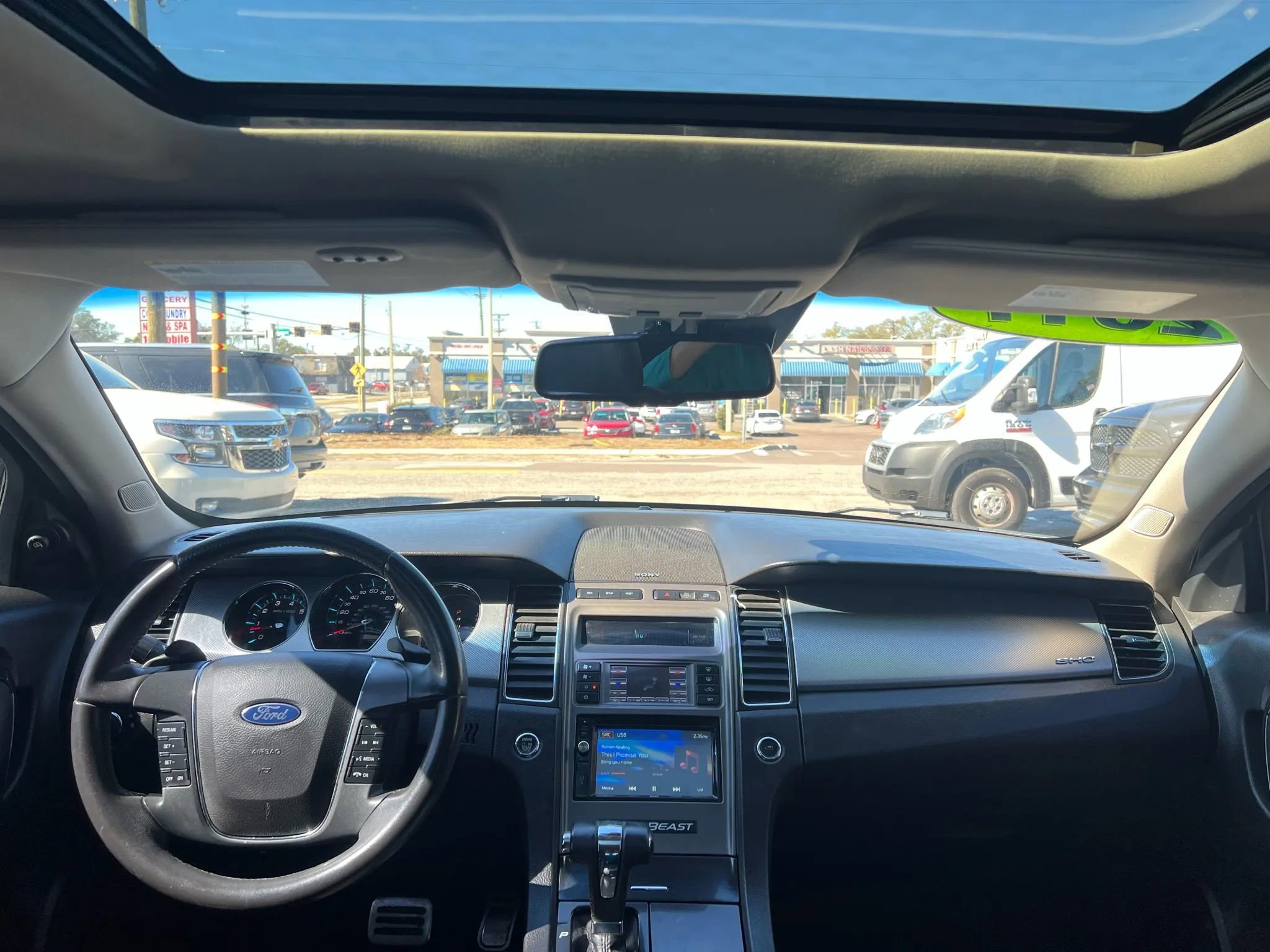 Used 2011 Ford Taurus SHO image 11