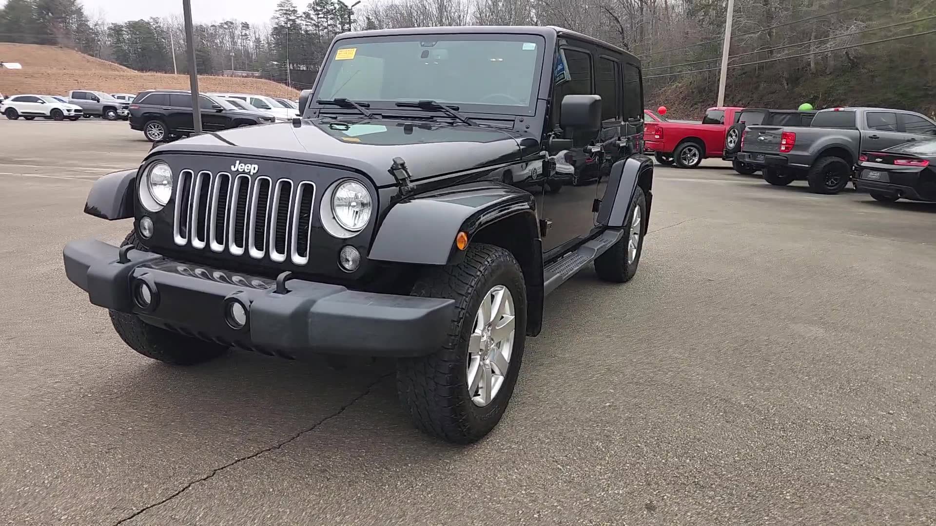 Used 2016 Jeep Wrangler Unlimited Sahara w/ Connectivity Group image 11