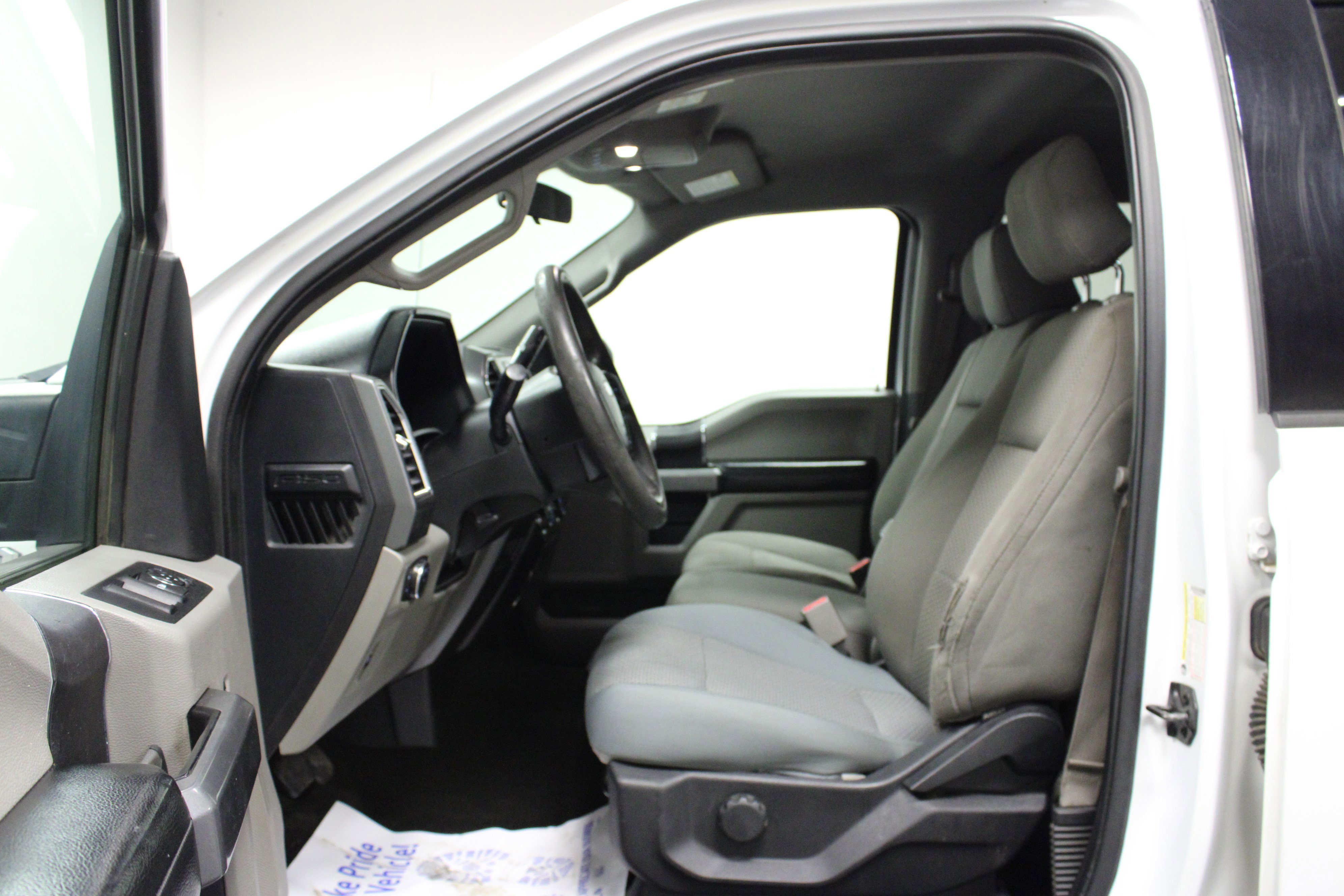 Used 2015 Ford F150 XLT AWD/4WD image 11