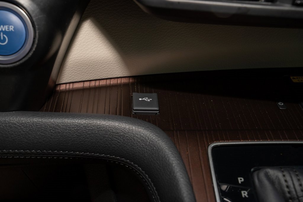 Used 2021 Toyota Sienna XLE image 19