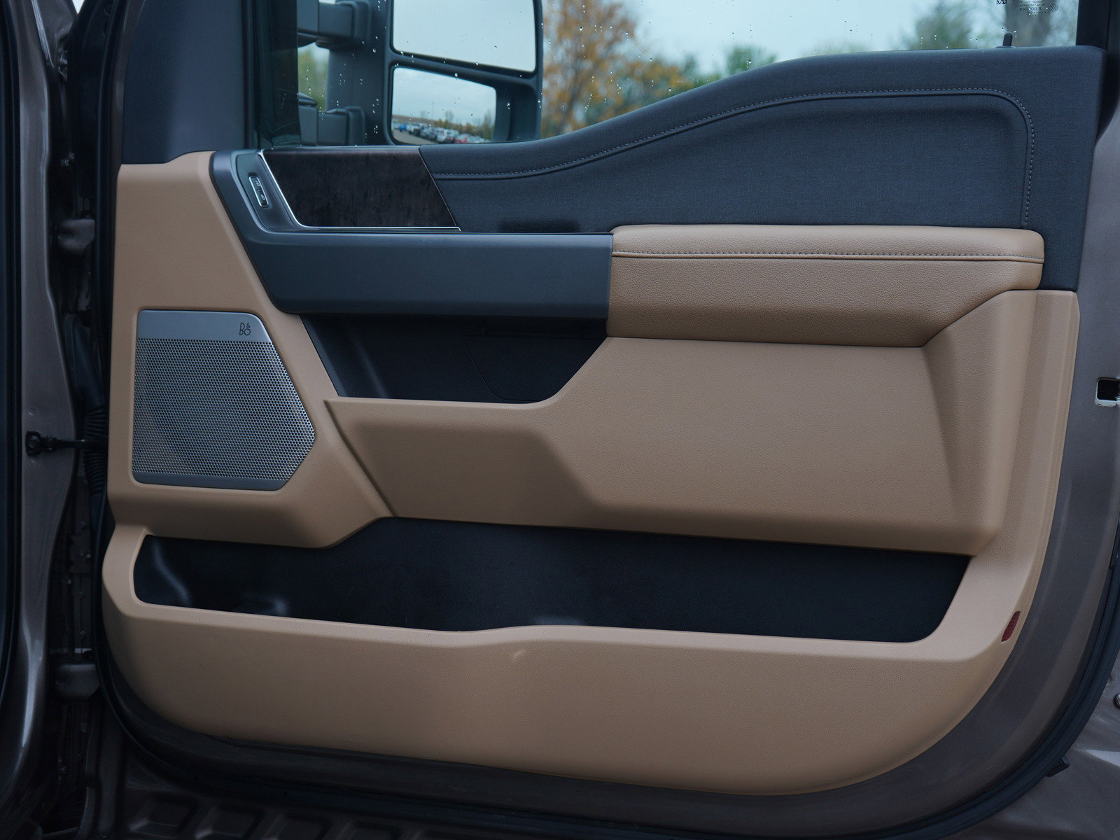 Used 2023 Ford F350 Lariat image 15