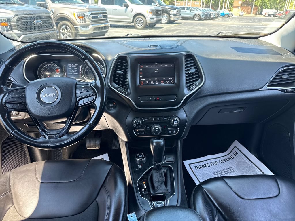Used 2020 Jeep Cherokee Latitude Plus AWD/4WD image 18