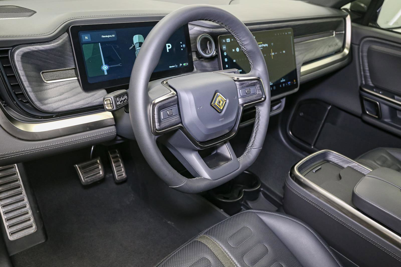 Used 2023 Rivian R1S Launch Edition AWD/4WD image 27