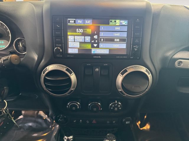 Used 2017 Jeep Wrangler Sahara w/ Connectivity Group AWD/4WD image 5