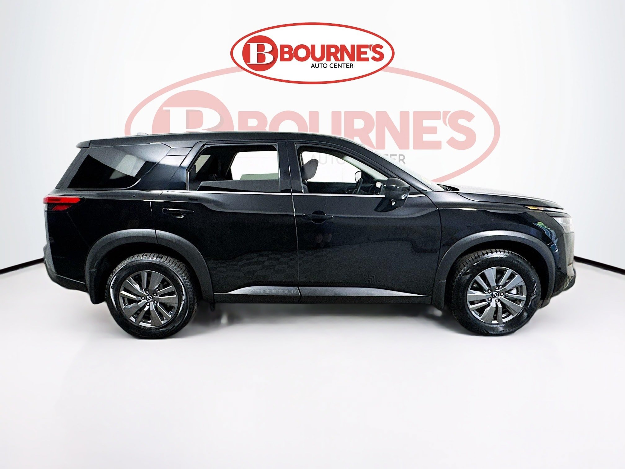 Used 2025 Nissan Pathfinder S AWD/4WD image 10