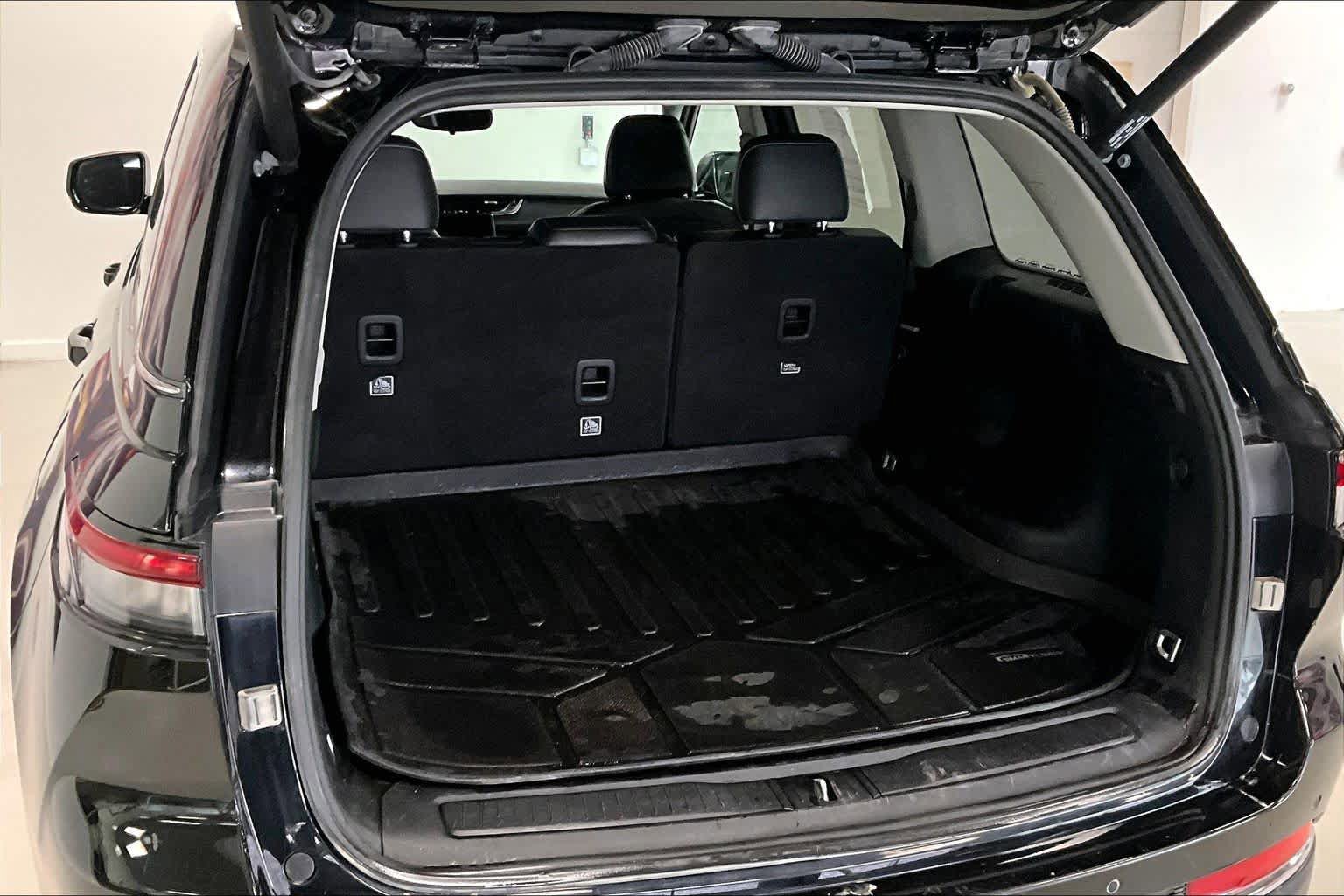 Used 2022 Jeep Grand Cherokee Limited image 15