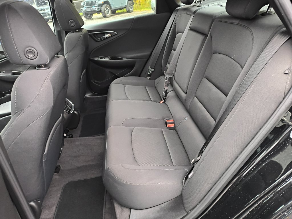 Used 2017 Chevrolet Malibu LT FWD image 22