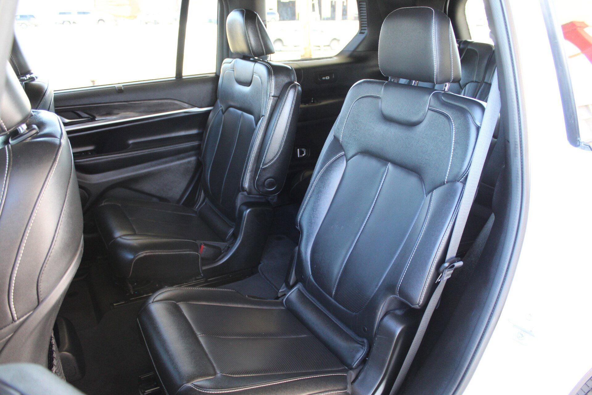 Used 2024 Jeep Grand Cherokee L Limited w/ Luxury Tech Group II image 25
