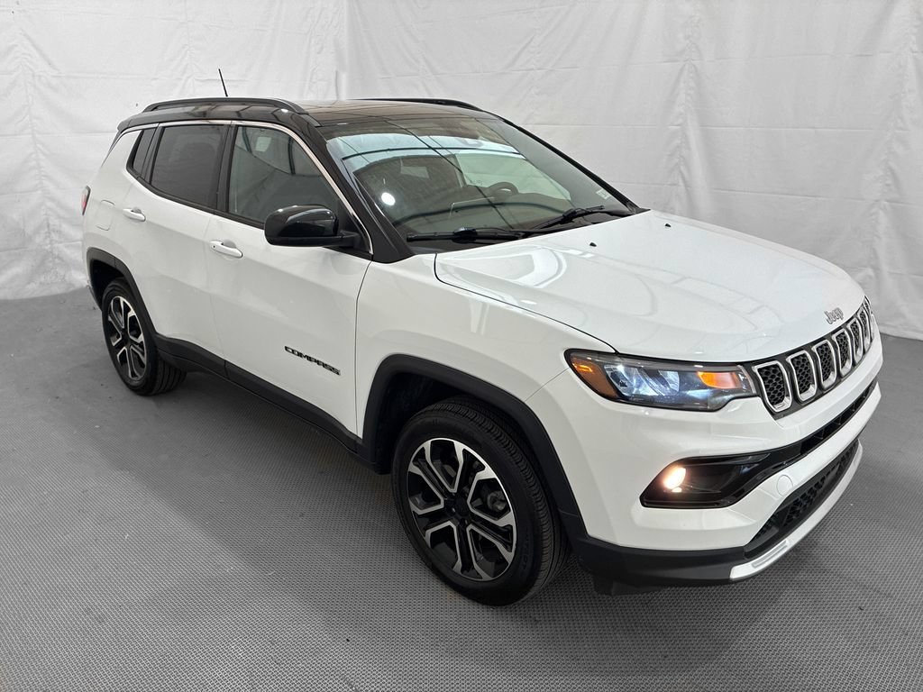 Used 2023 Jeep Compass Limited w/ Sun and Sound Group AWD/4WD image 10