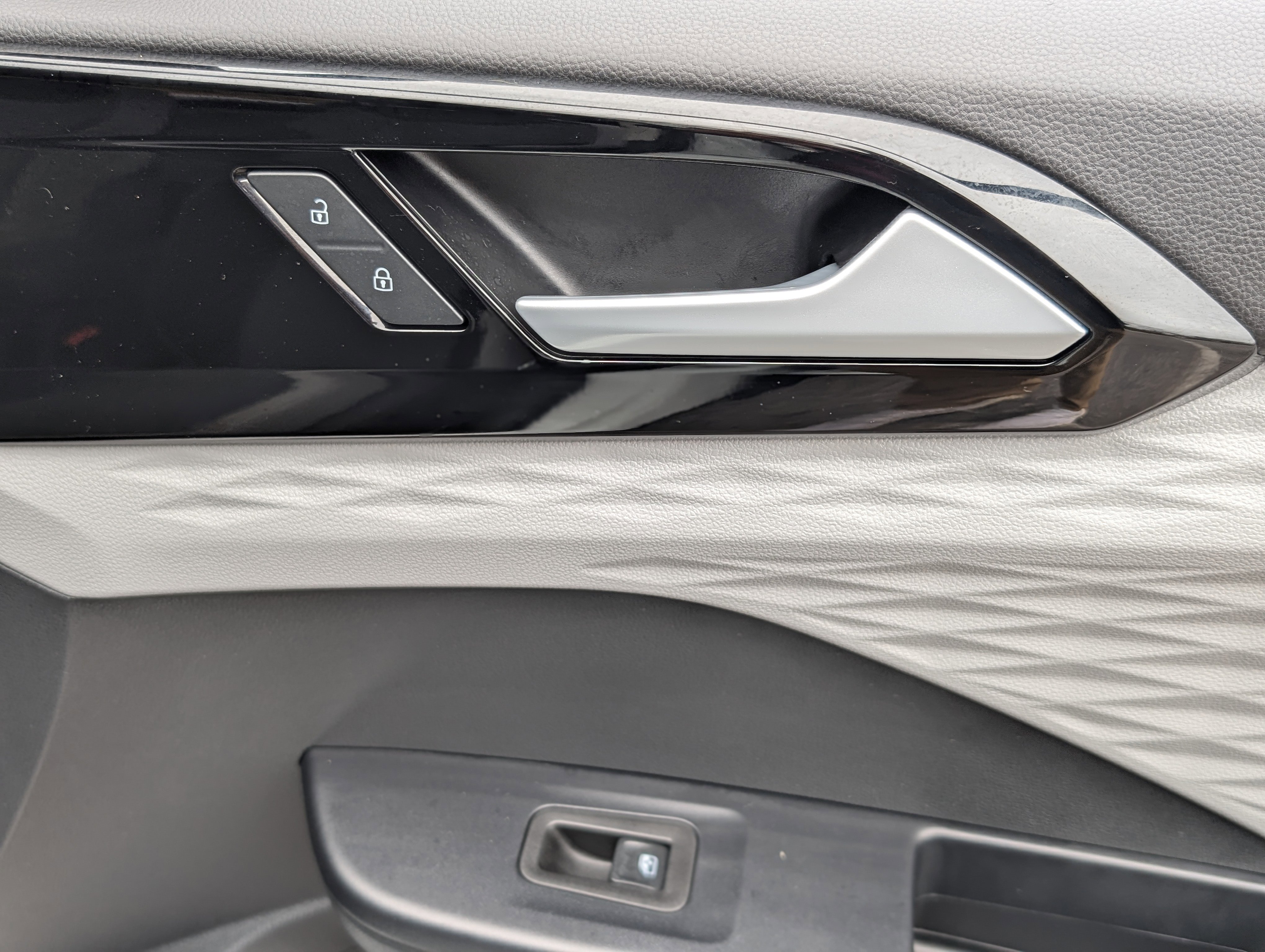 Used 2024 Volkswagen Taos S image 21