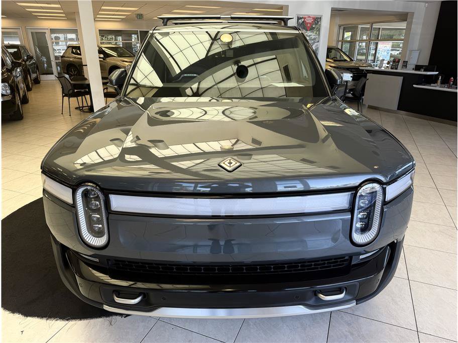 Used 2024 Rivian R1S Adventure Dual AWD/4WD image 2