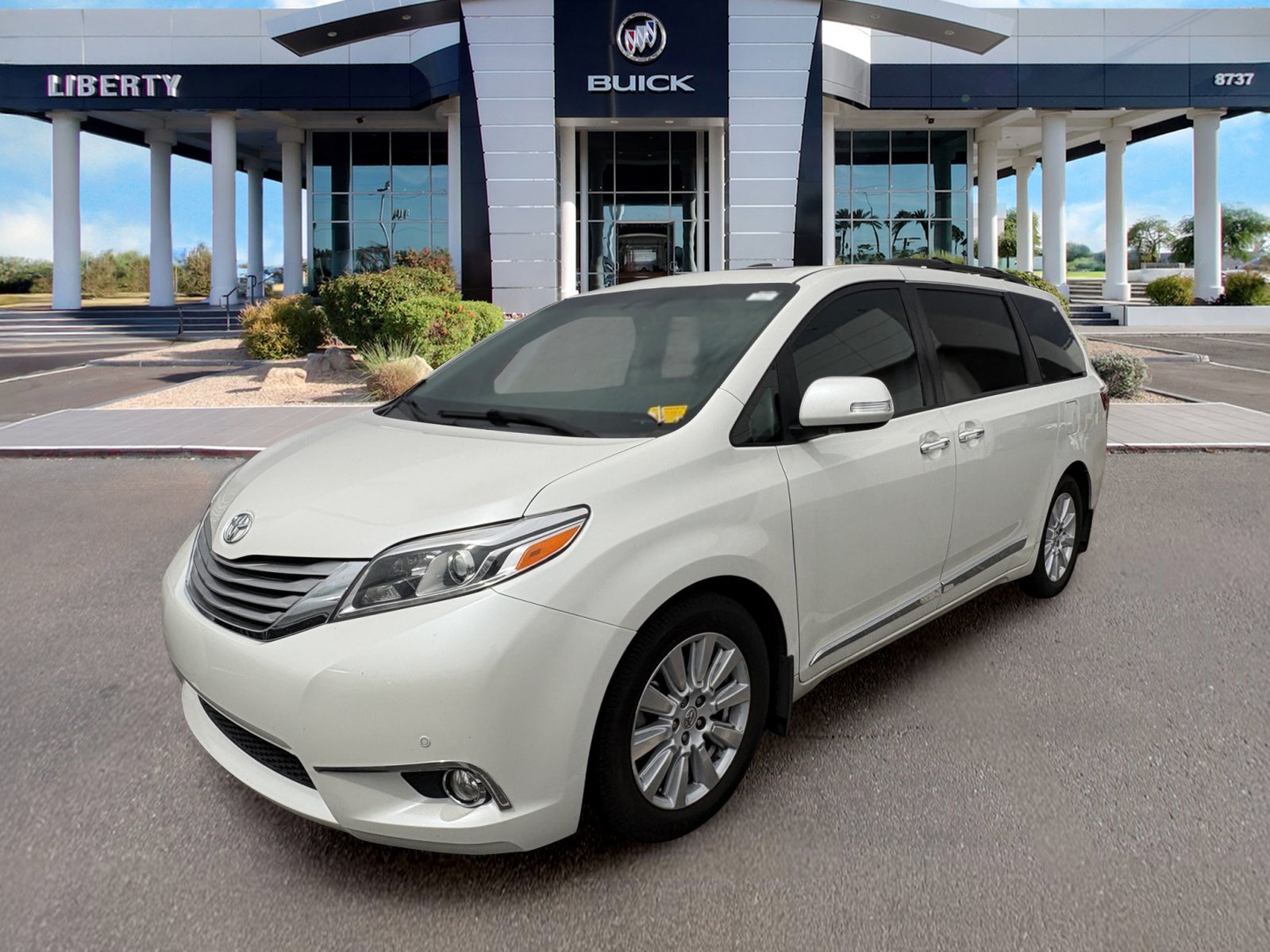 Used 2017 Toyota Sienna Limited FWD image 4