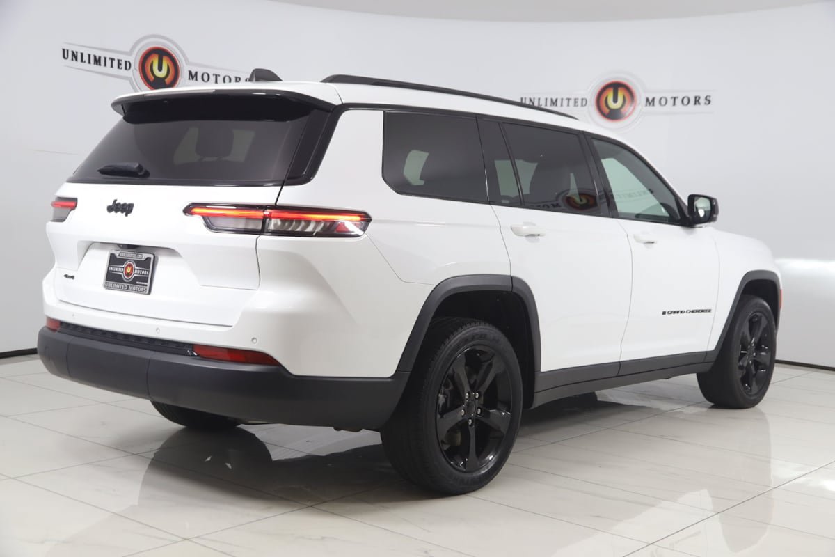 Used 2023 Jeep Grand Cherokee L Laredo AWD/4WD image 3