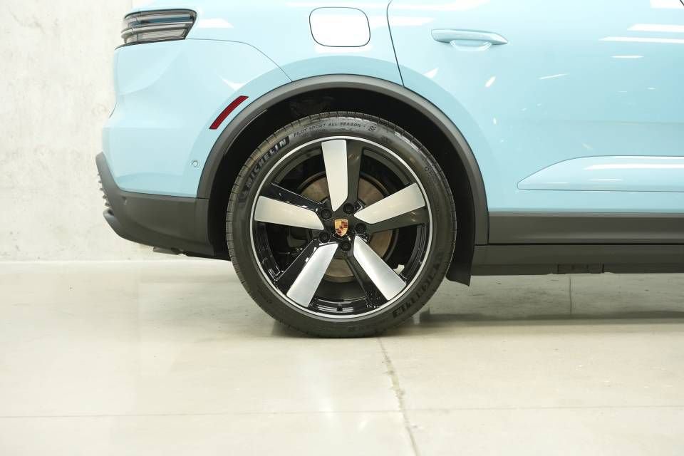 New 2026 Porsche Macan 4 Electric AWD/4WD image 39