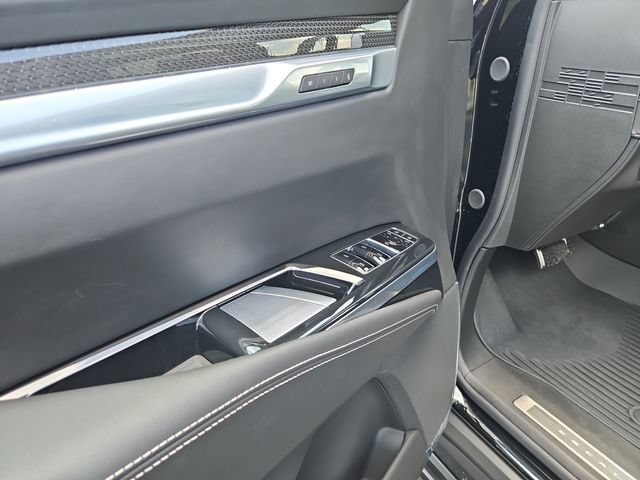 Certified 2026 Cadillac Escalade ESV V w/ LPO, ONYX Package AWD/4WD image 22