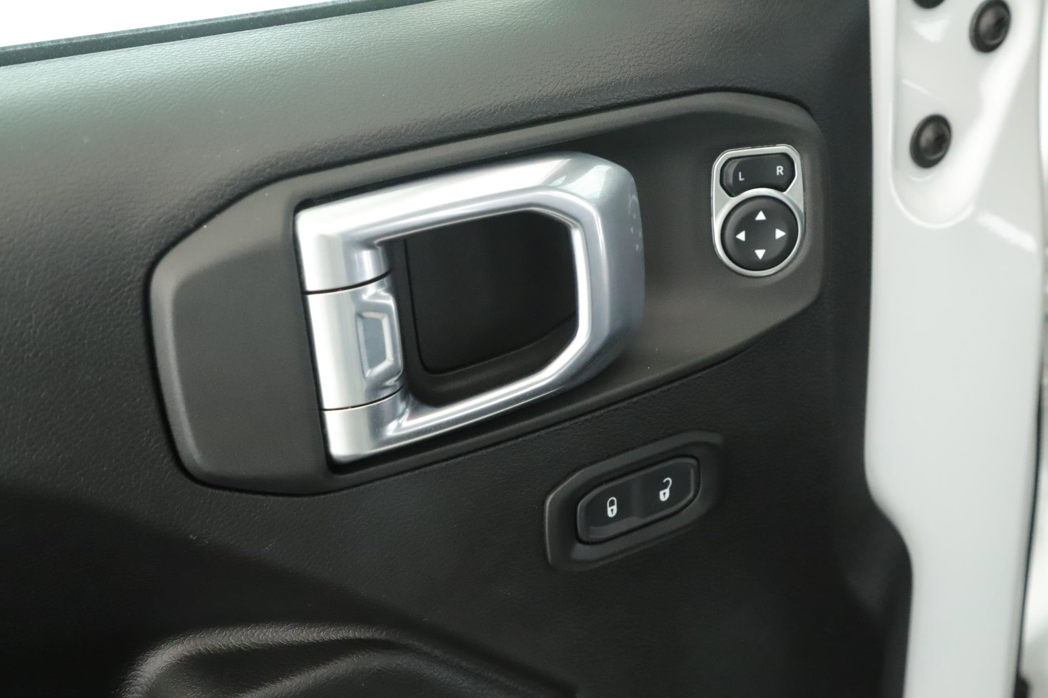 Used 2022 Jeep Wrangler Unlimited Sport AWD/4WD image 6