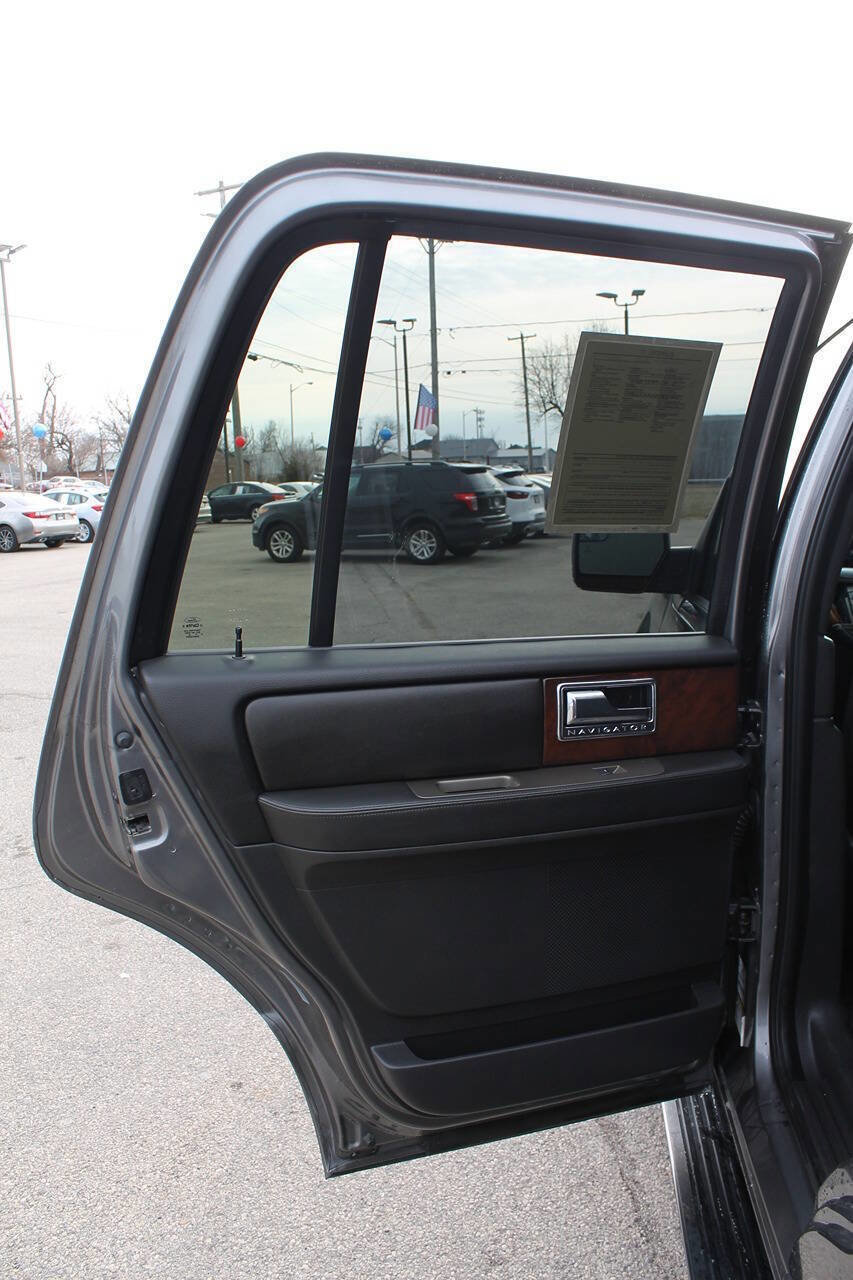 Used 2013 Lincoln Navigator 4WD w/ HD Trailer Tow Pkg image 15