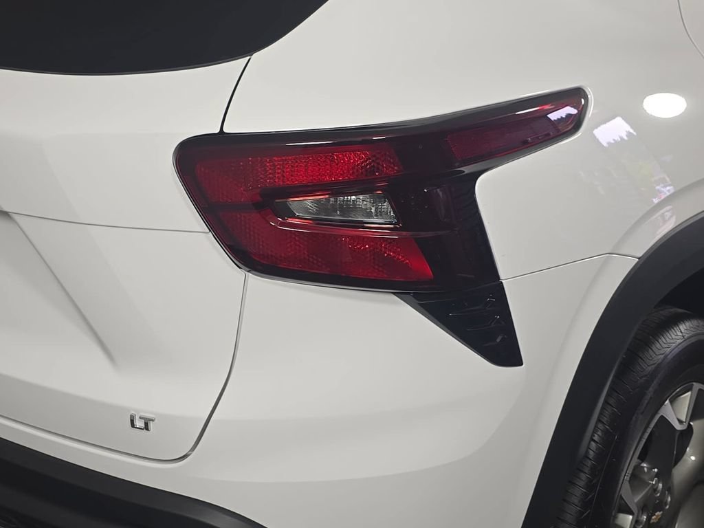 New 2026 Chevrolet Trax LT w/ LT Convenience Package FWD image 29