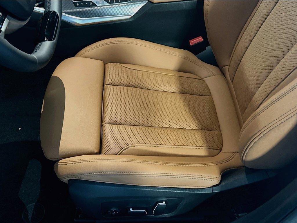 New 2026 BMW 330i xDrive Sedan w/ Premium Package AWD/4WD image 19