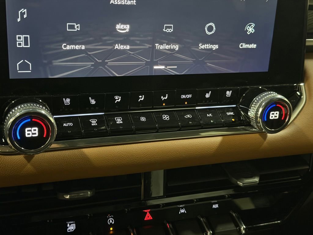 Used 2024 GMC Canyon AT4 w/ AT4 Premium Package image 33