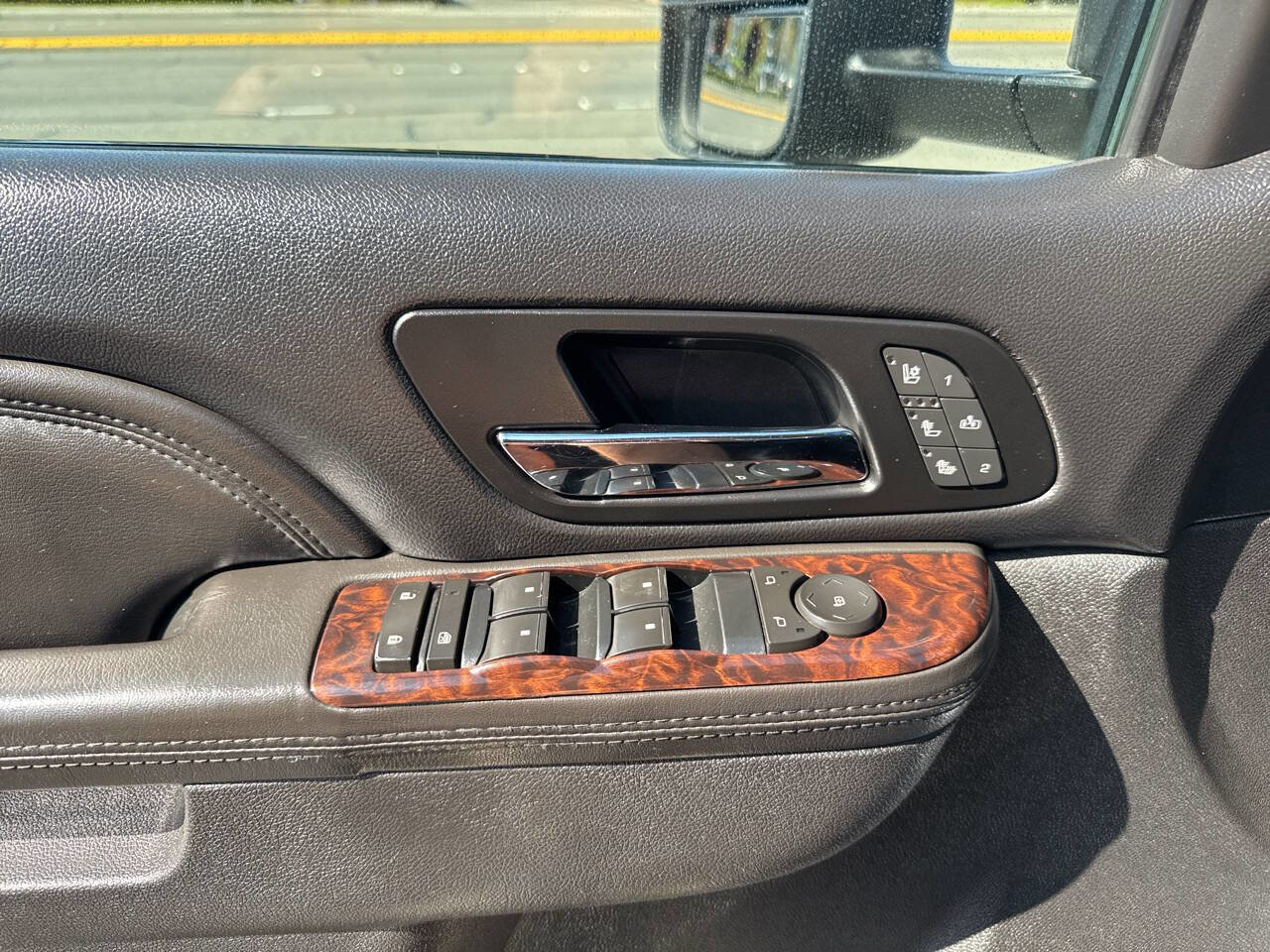 Used 2011 GMC Sierra 3500 Denali image 27