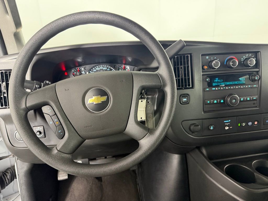 Used 2025 Chevrolet Express 3500 LT w/ LT Preferred Equipment Group RWD image 13