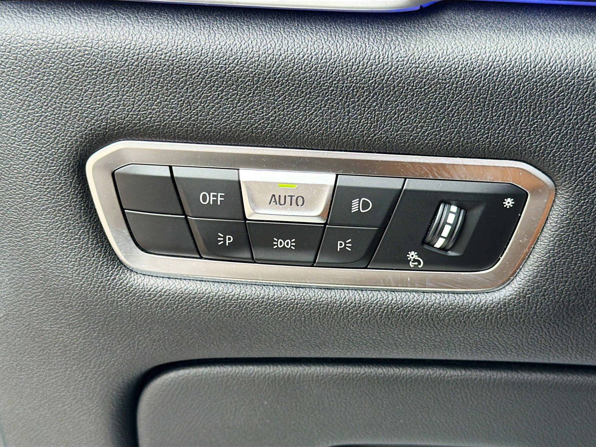 Used 2023 BMW X5 xDrive40i w/ Executive Package image 36