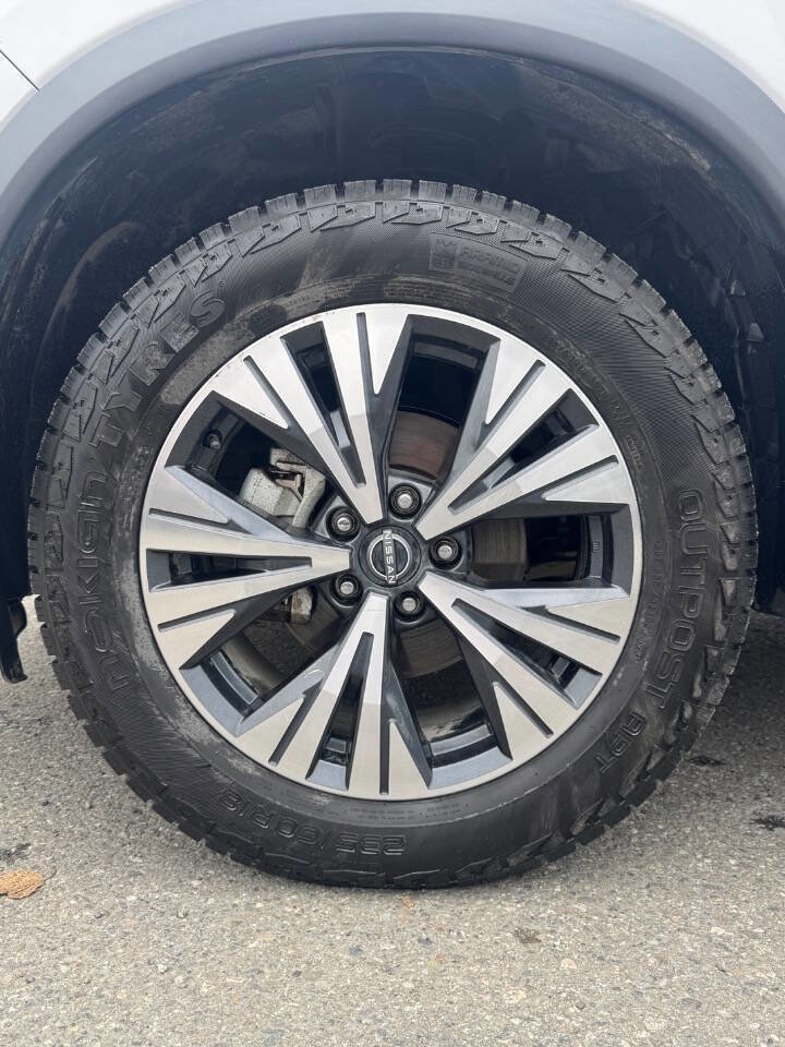 Used 2023 Nissan Rogue SV image 18