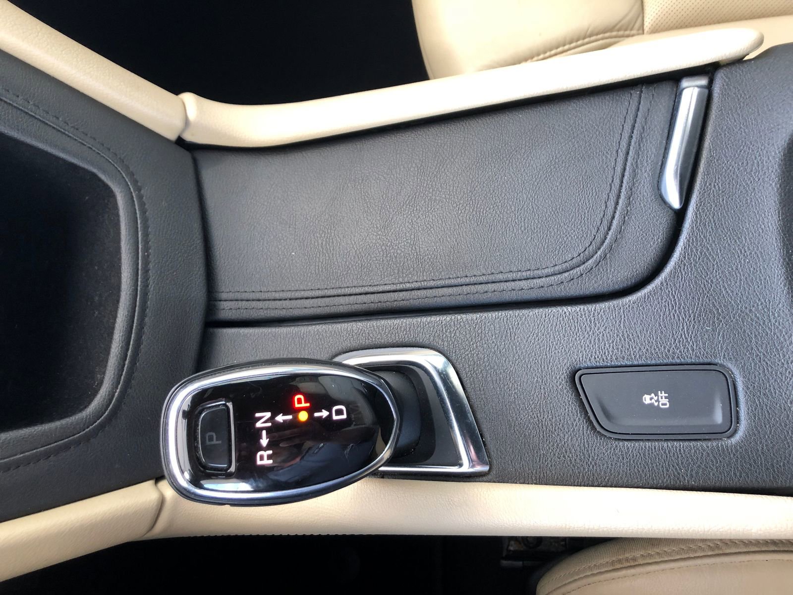 Used 2017 Cadillac XT5 FWD image 25