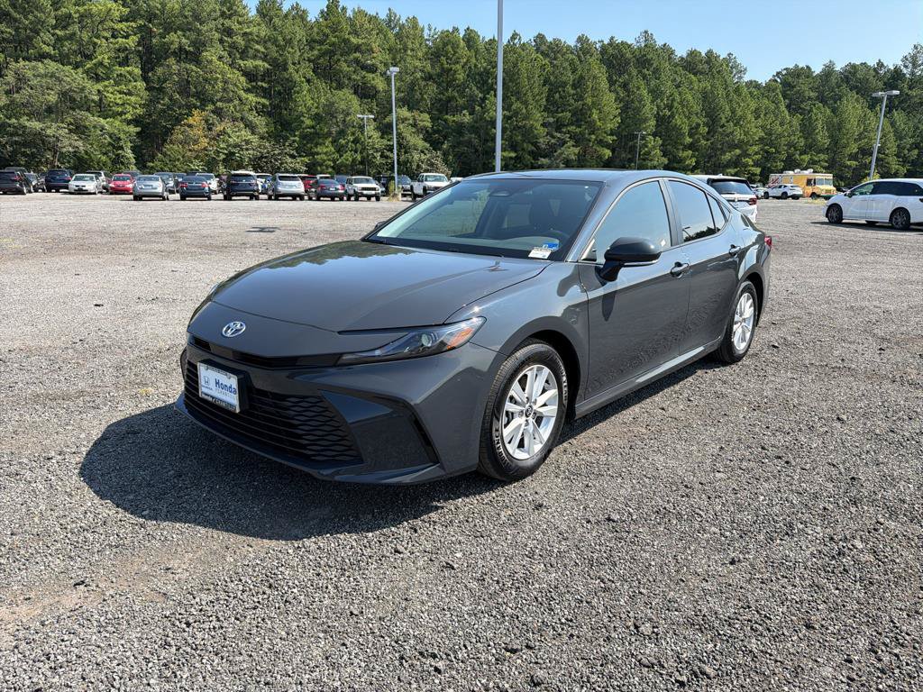 Used 2025 Toyota Camry LE w/ Convenience Package FWD image 3