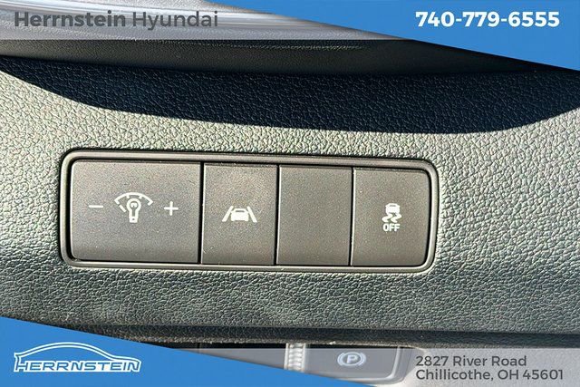 Used 2023 Hyundai Santa Fe SE image 15